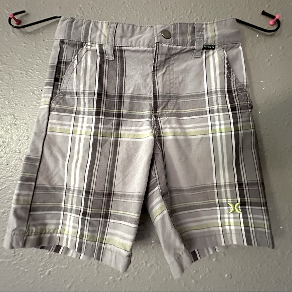Hurley Shorts Size 5 Boys Gray and Green Plaid Polyester Boarding Shorts NWOT